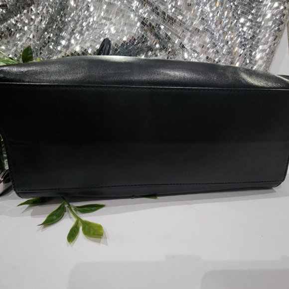 EUC AUTHENTIC Vintage Chanel Leather Tote - Picture 6 of 14